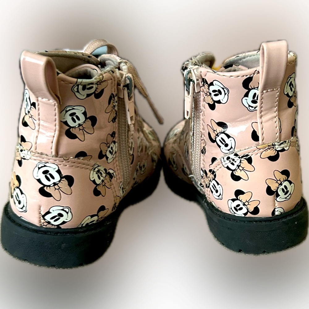 Minnie Mouse boots